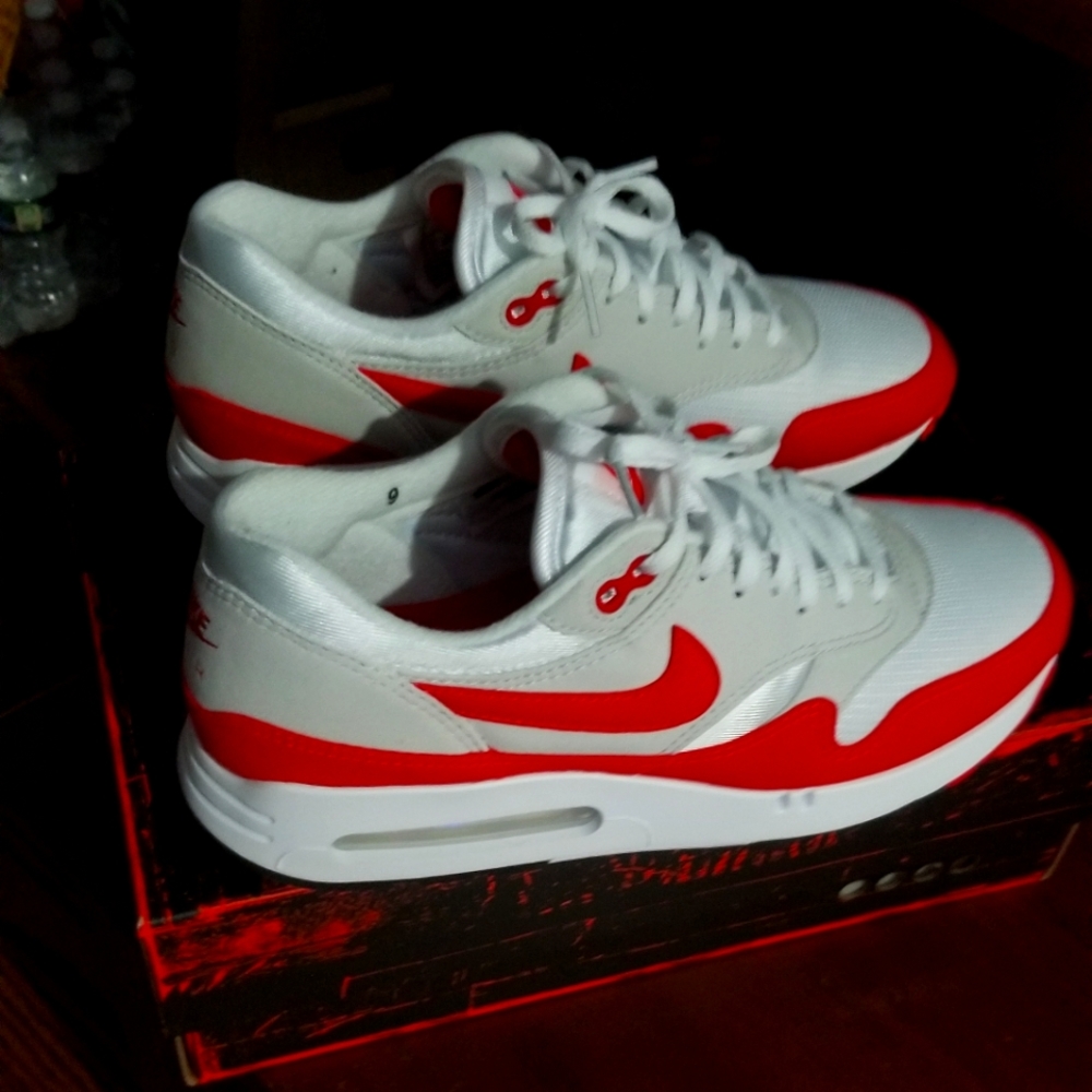 New 2023 Airmax 1 og big bubble women 9 mens 71/2 worn once